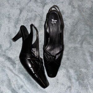 LifeStride Size 7. Women's Black sling back closed toe heels. Talent Vintage Y2K